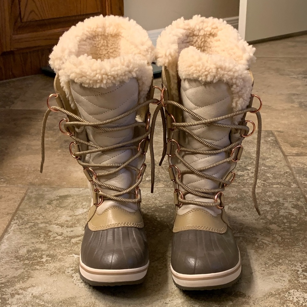 Women’s Waterproof Winter Boot